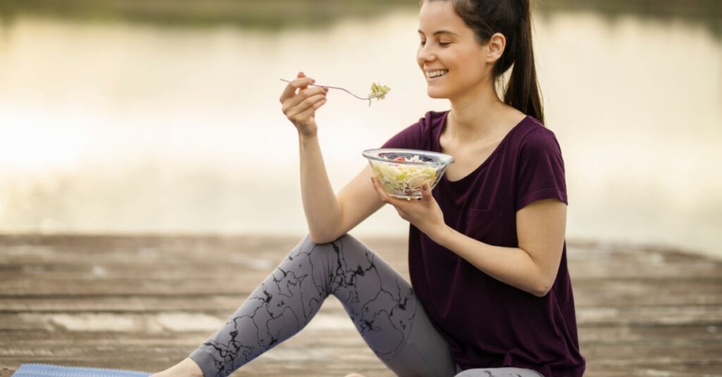how to do mindful eating to maintain healthy lifestyle